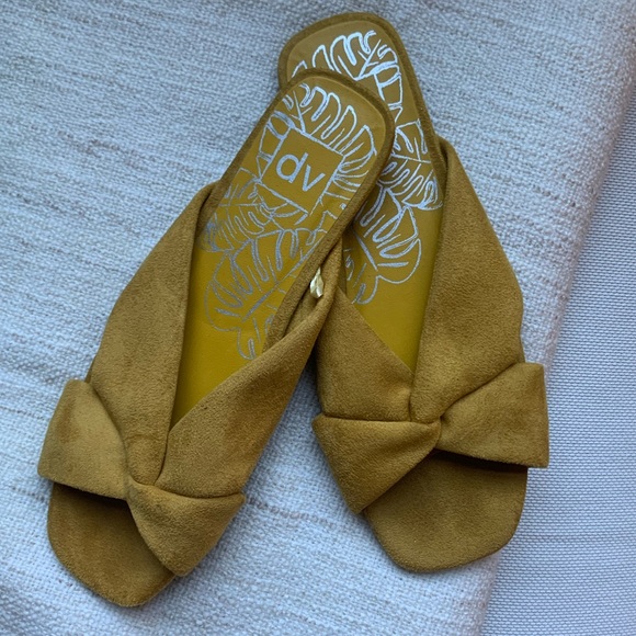 DV by Dolce Vita Slides - Picture 2 of 5